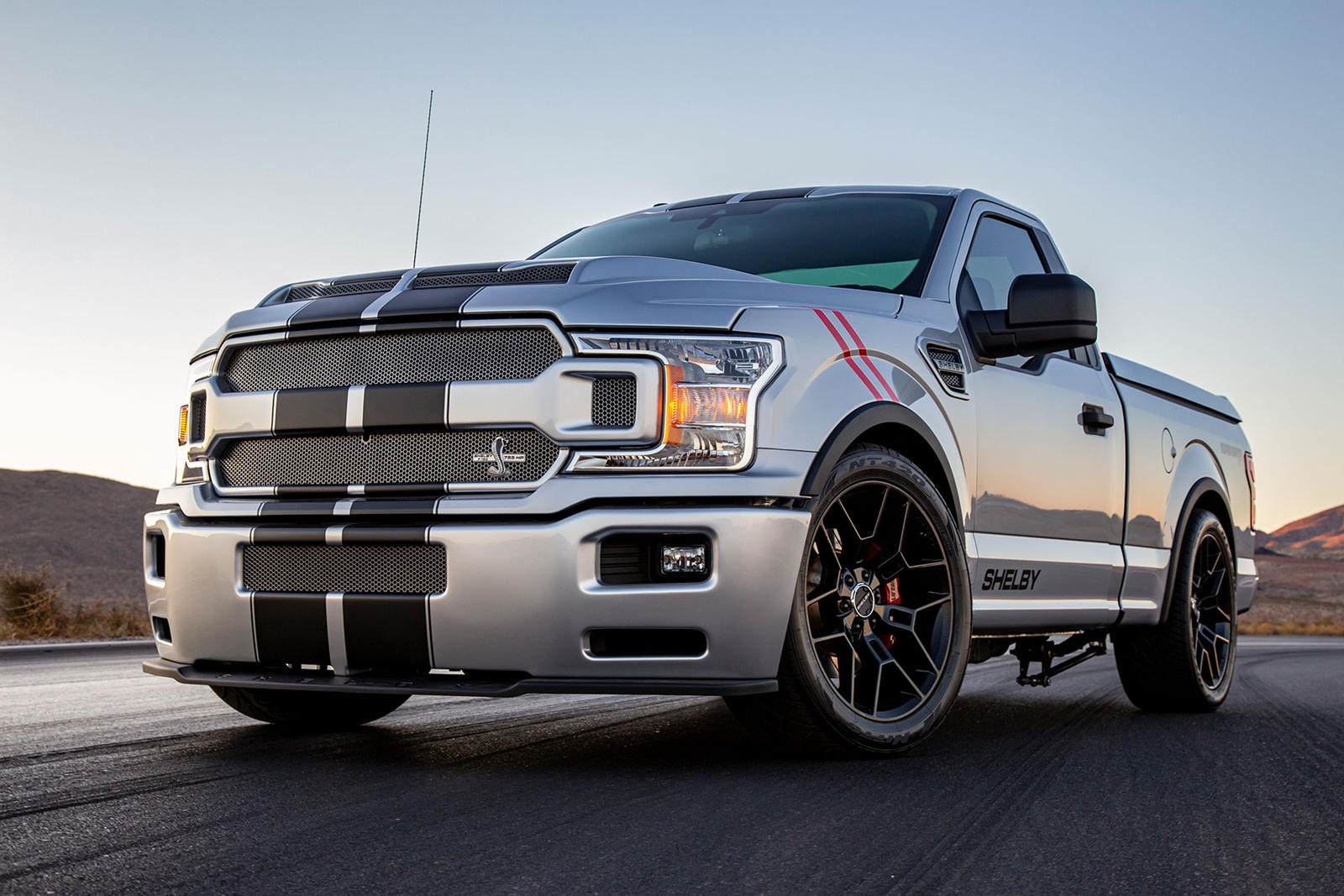 Shelby F 150 Super Snake En Pickup Med 755 Hk