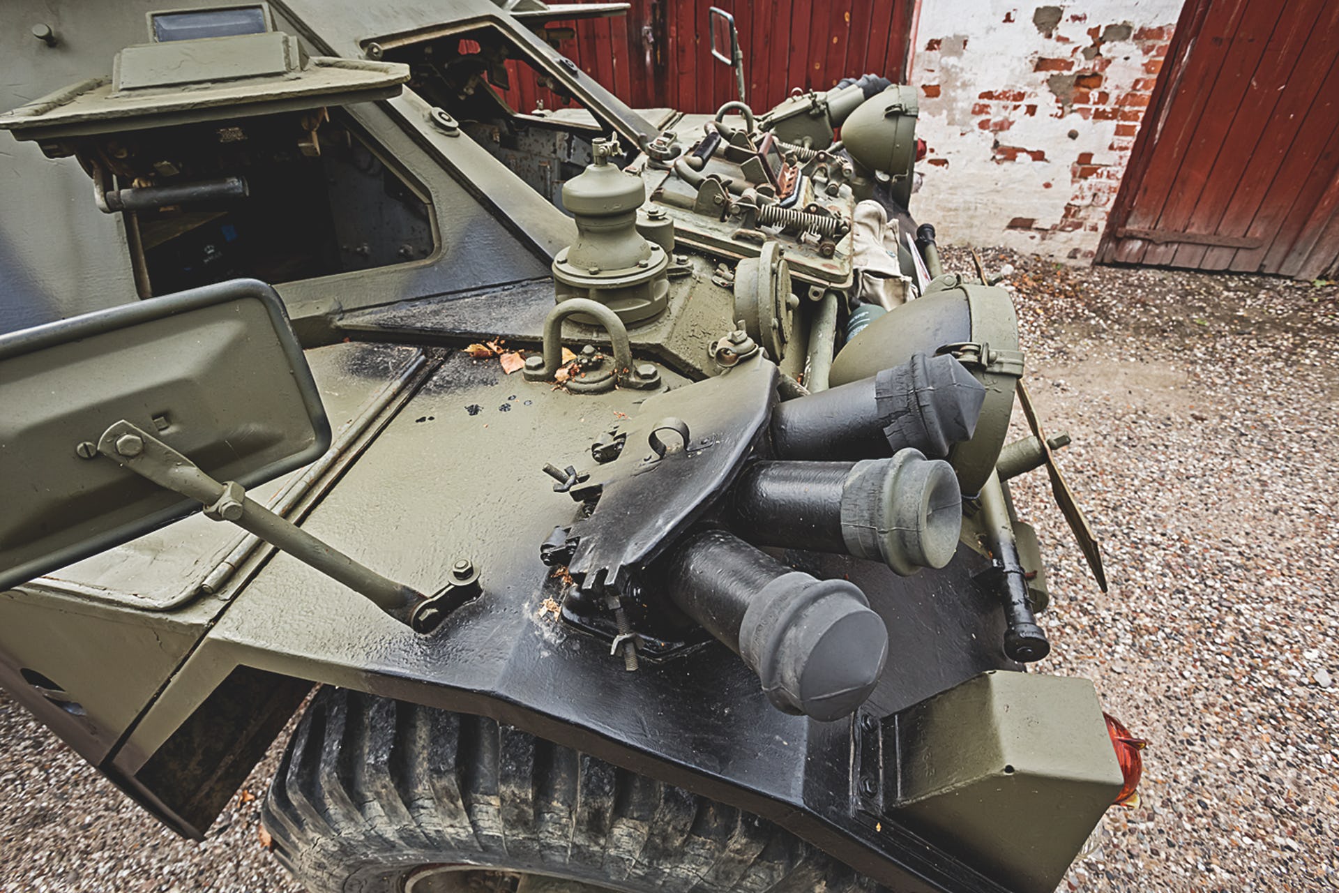 Daimler Ferret Scout Car er navnet på en tank som du faktisk kan få danske bilskilt på. Vi har en kort tur i den merkelige vognen.