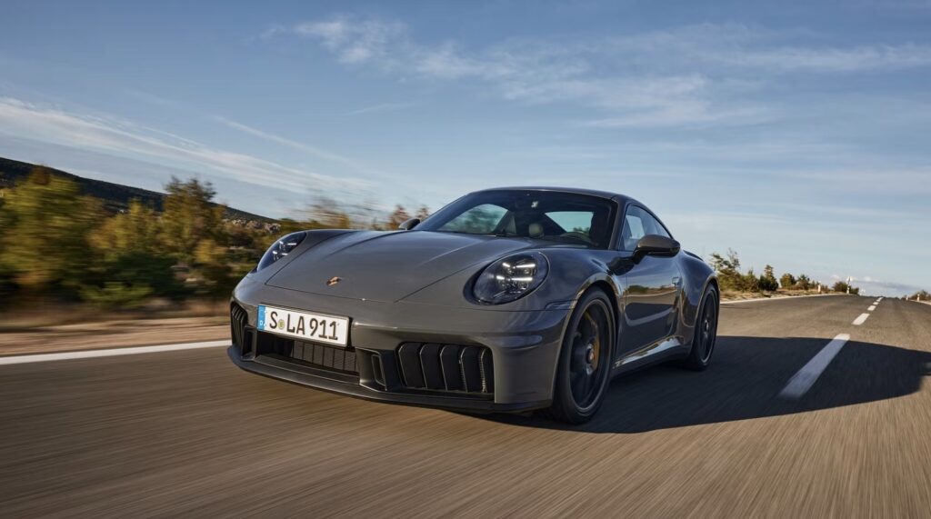 Porsche 911 Carrera GTS - now as a hybrid