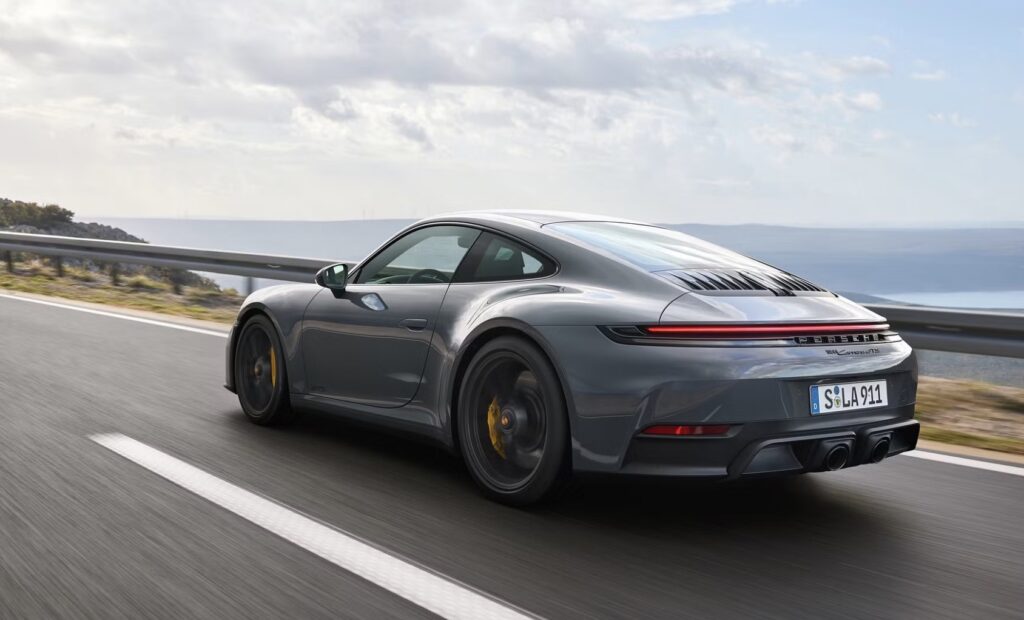 Porsche 911 Carrera GTS - now as a hybrid