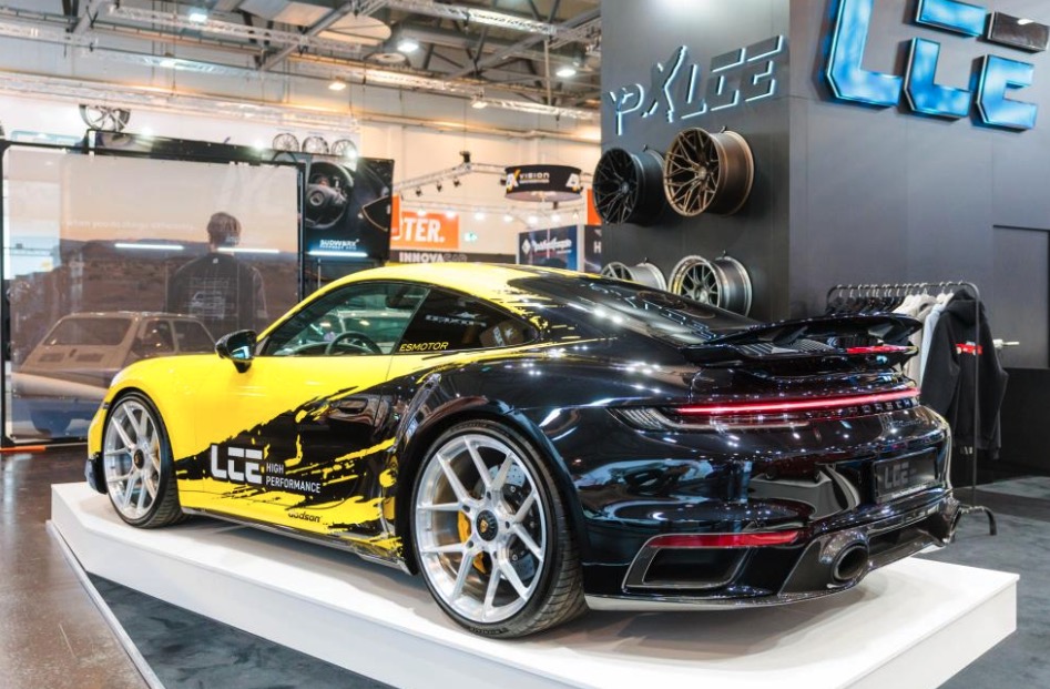 Stort galleri fra Essen Motor Show 2024