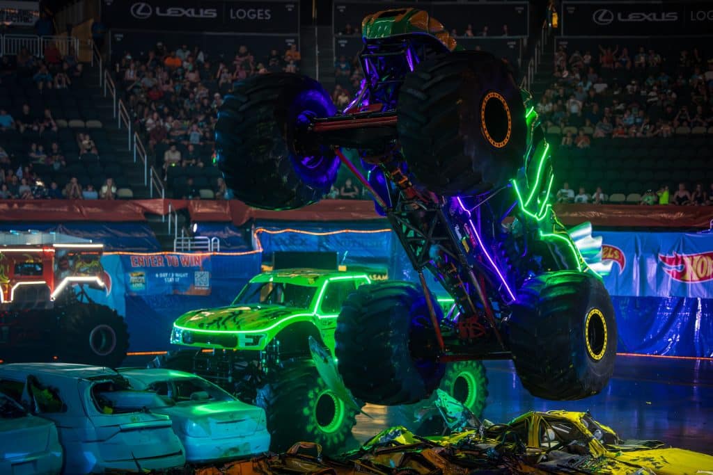 Hot Wheels Monster Trucks Live brager i Royal Arena med Glow-N-Fire