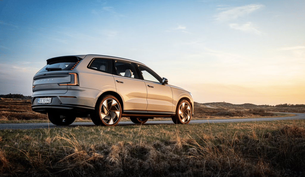 Volvo EX90 kåret som verdens bedste luksusbil
